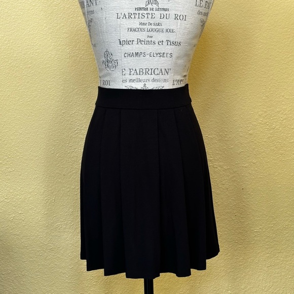 Eileen Fisher Black Pleated Pull-On Skirt Size XS Excellent Condition! - Picture 4 of 7